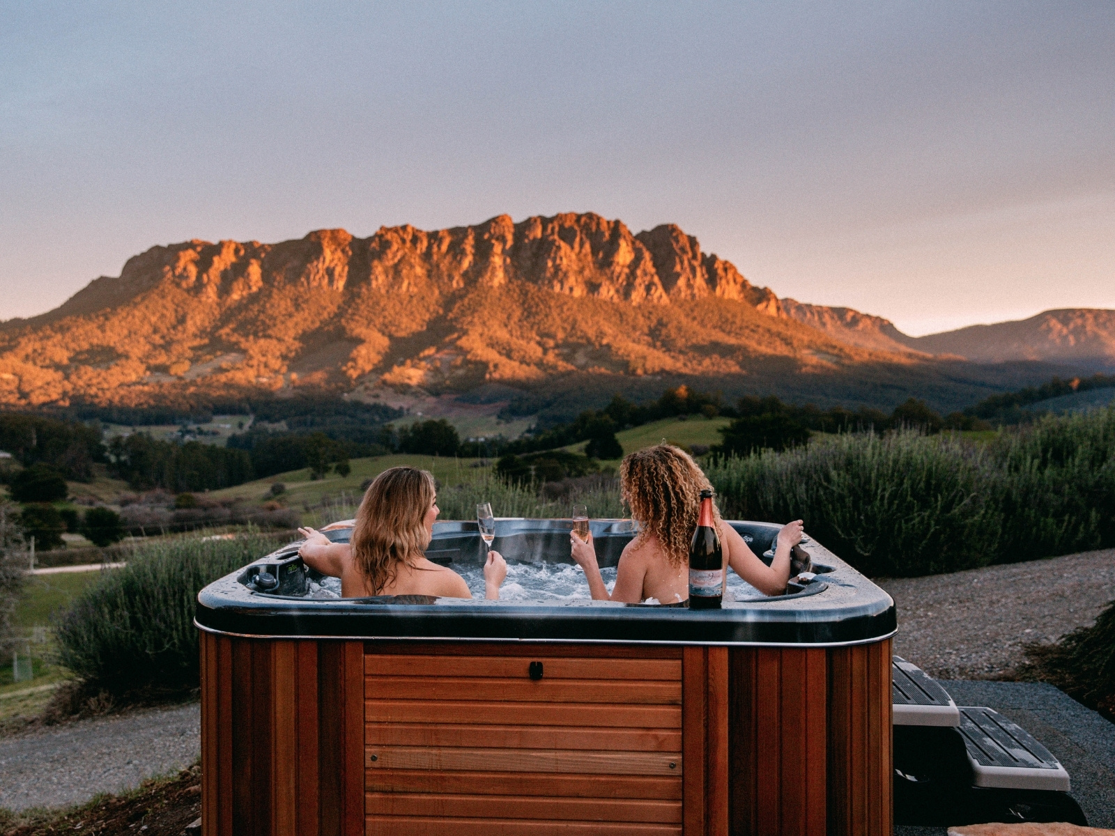 Eagles Nest Retreat luxury accommodation near Sheffield and Mount Roland, Tasmania
